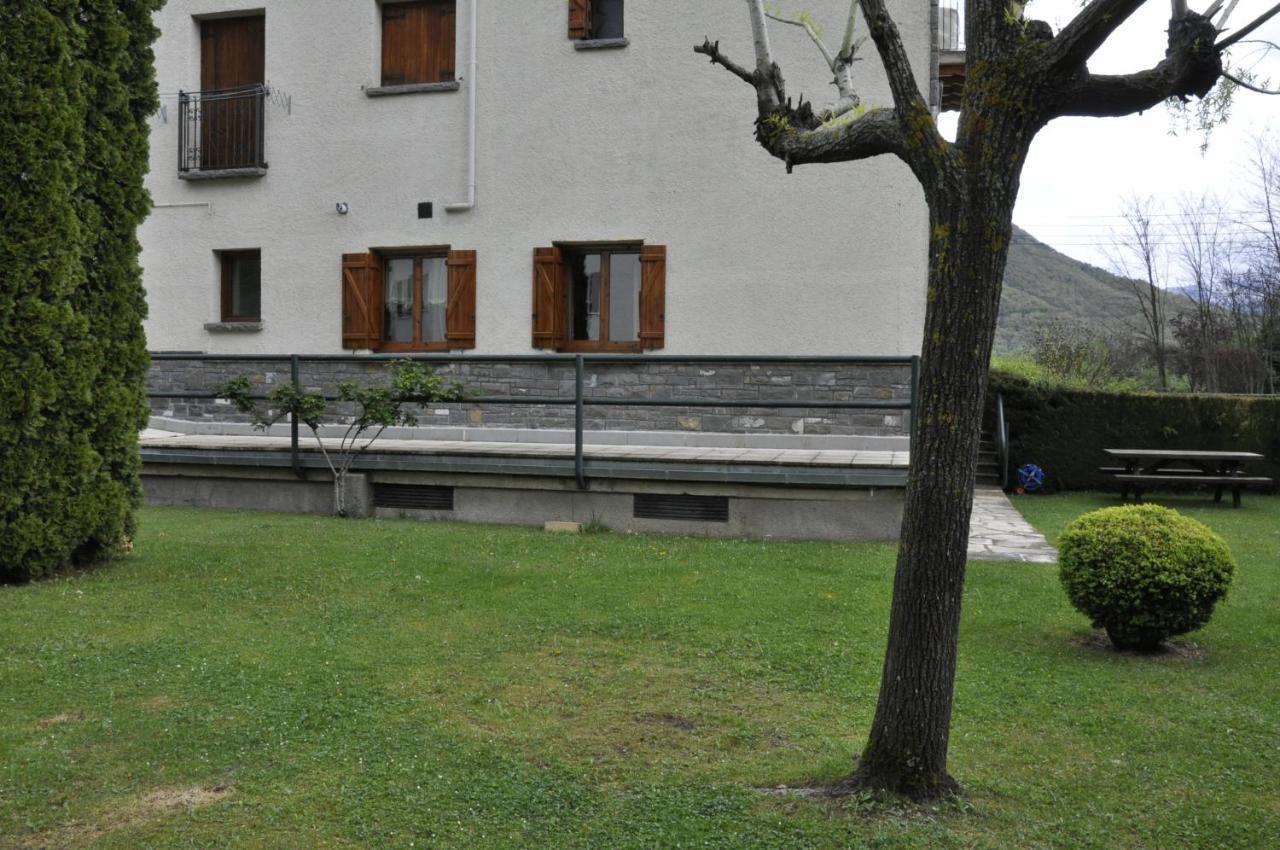 Apartamentos Los Pirineos - Atencion Personal Biescas  Zewnętrze zdjęcie