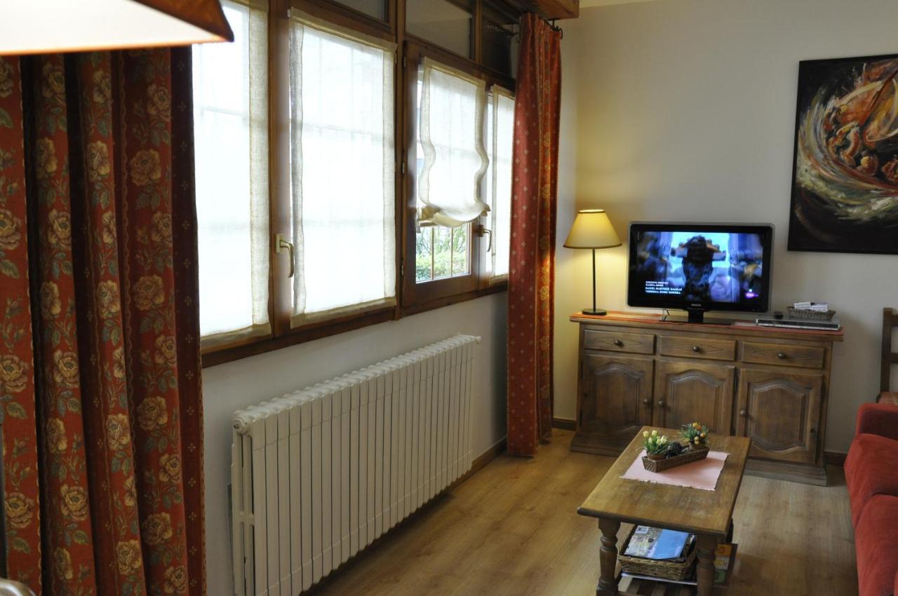Apartamentos Los Pirineos - Atencion Personal Biescas  Zewnętrze zdjęcie