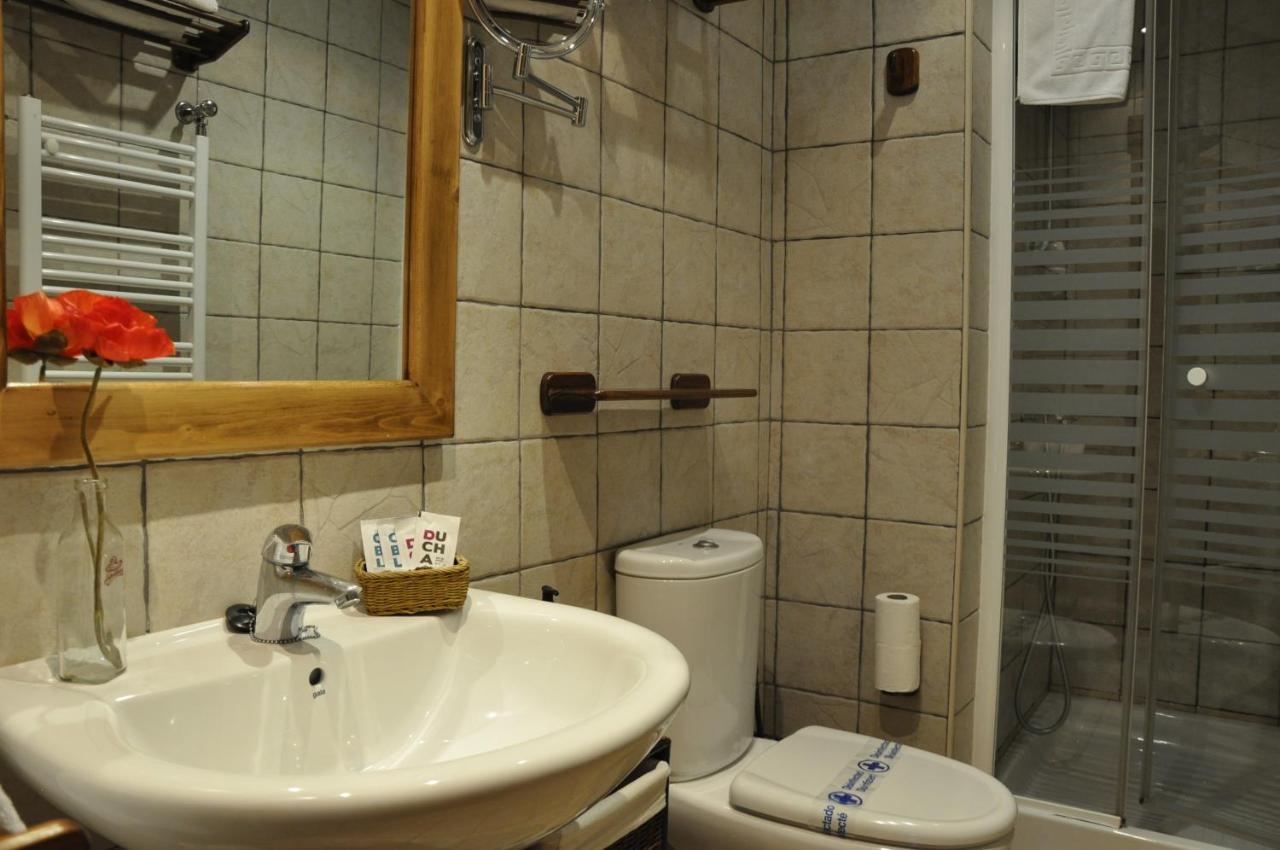 Apartamentos Los Pirineos - Atencion Personal Biescas  Zewnętrze zdjęcie