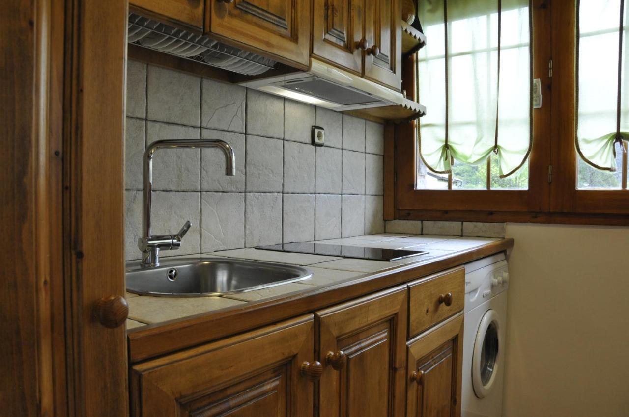 Apartamentos Los Pirineos - Atencion Personal Biescas  Zewnętrze zdjęcie