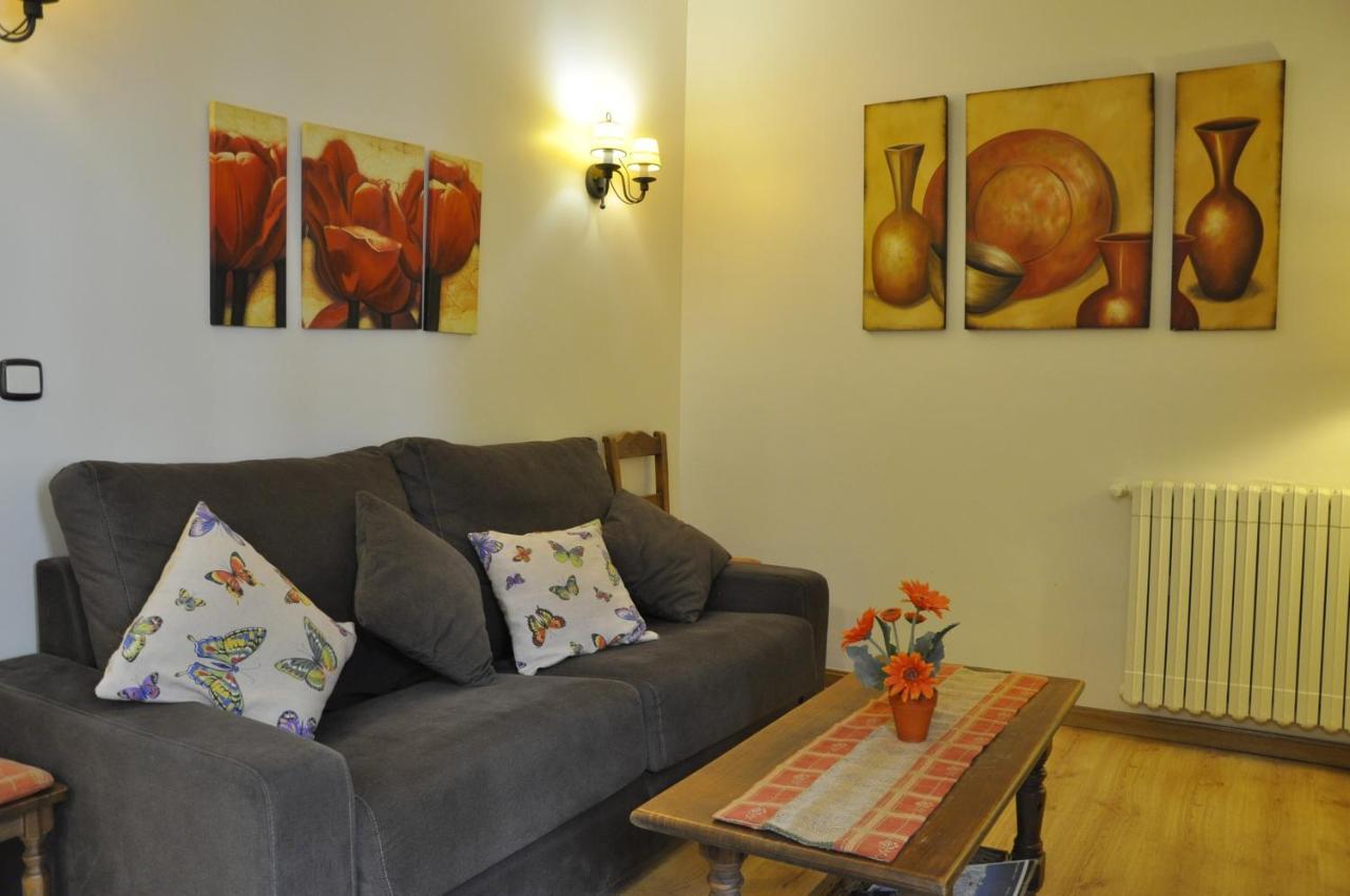 Apartamentos Los Pirineos - Atencion Personal Biescas  Zewnętrze zdjęcie