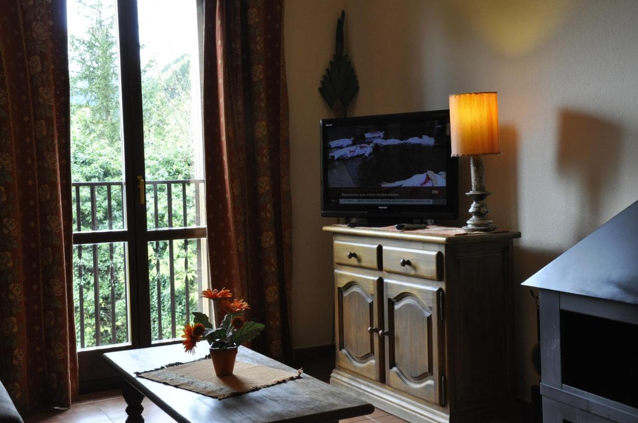 Apartamentos Los Pirineos - Atencion Personal Biescas  Zewnętrze zdjęcie