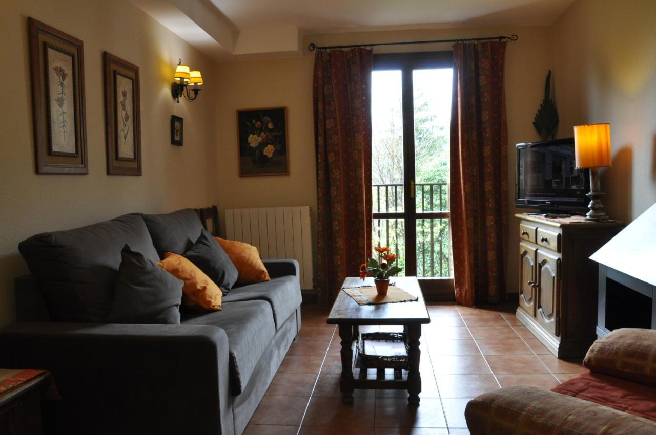 Apartamentos Los Pirineos - Atencion Personal Biescas  Zewnętrze zdjęcie