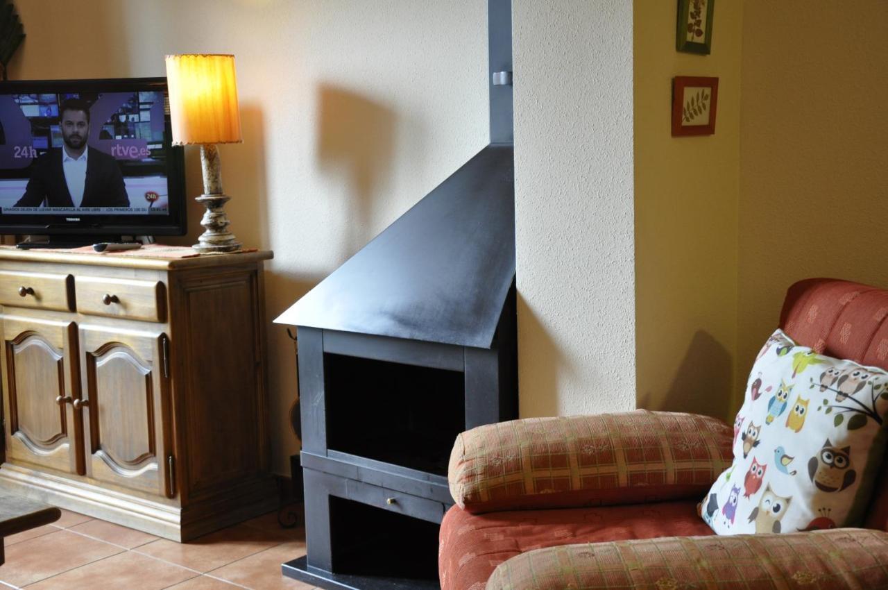Apartamentos Los Pirineos - Atencion Personal Biescas  Zewnętrze zdjęcie